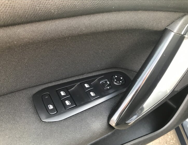 Peugeot 308 Kombi 1,5 l 75 kw