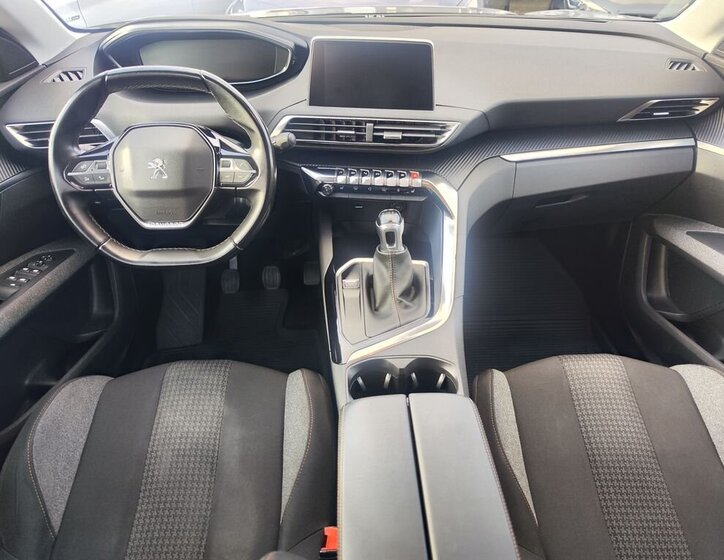 Peugeot 5008 SUV / Terénní 1,2 l 96 kw