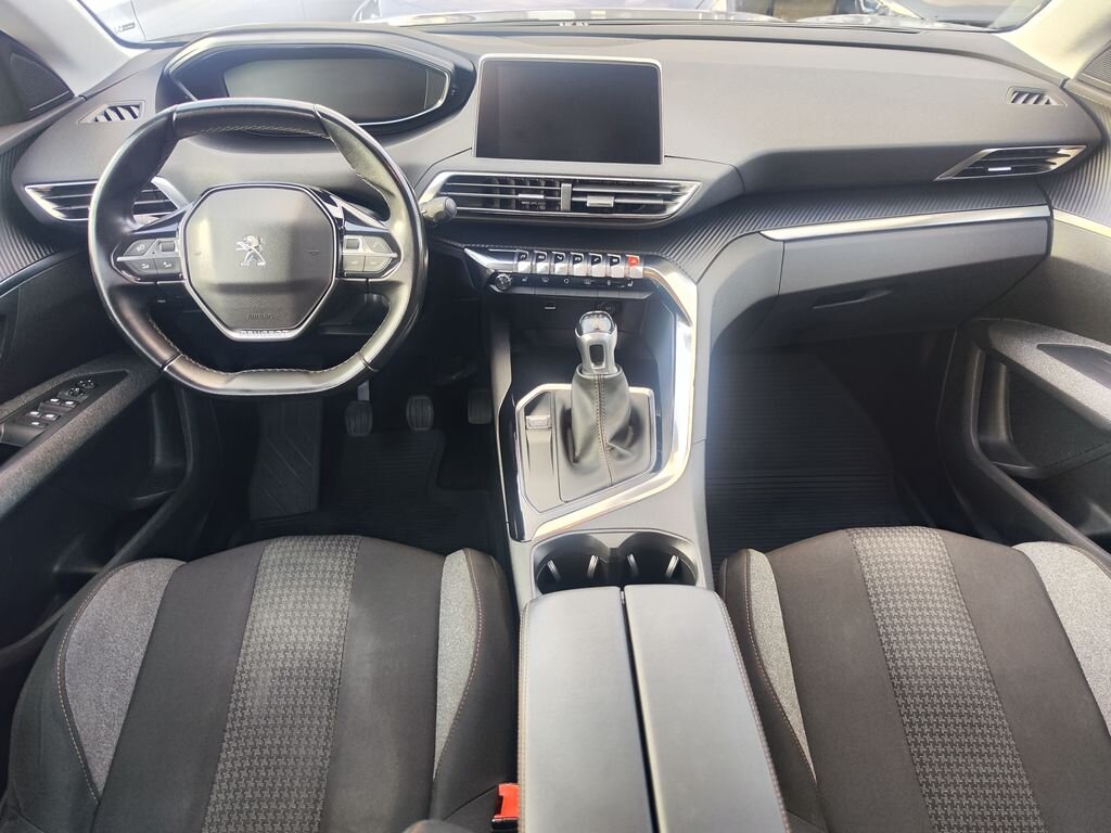 Peugeot 5008 SUV / Terénní 1,2 l 96 kw