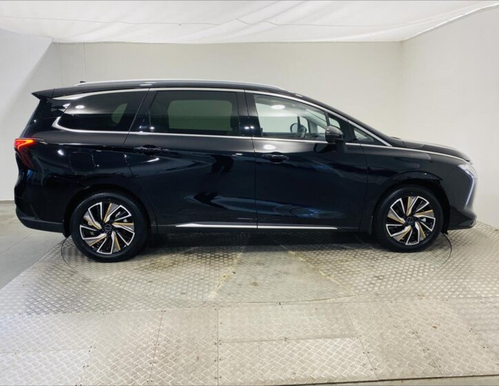 Dongfeng U-Tour Kombi 1,5 l 130 kw