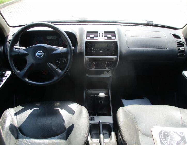 Nissan Terrano 11