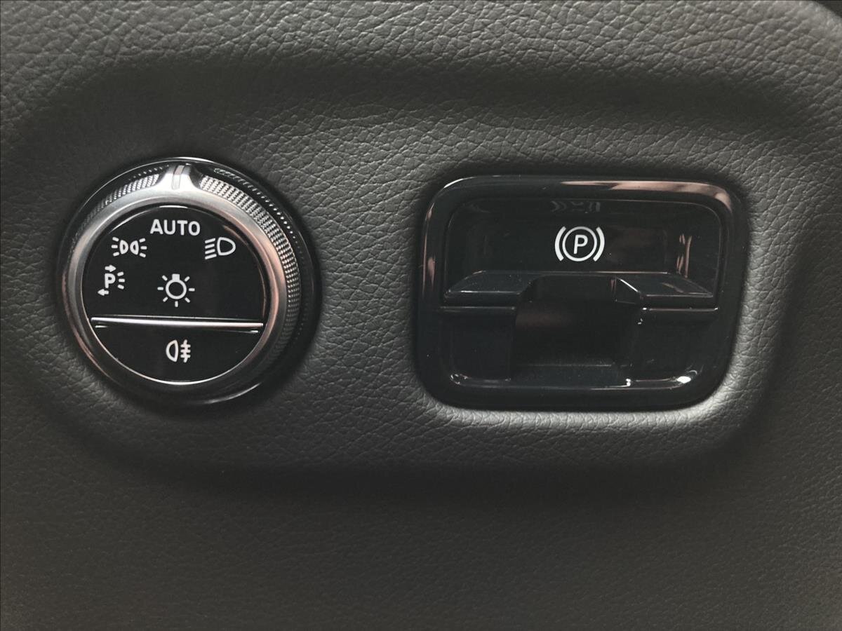 Mercedes-Benz EQE SUV / Terénní 0,0 300 kw