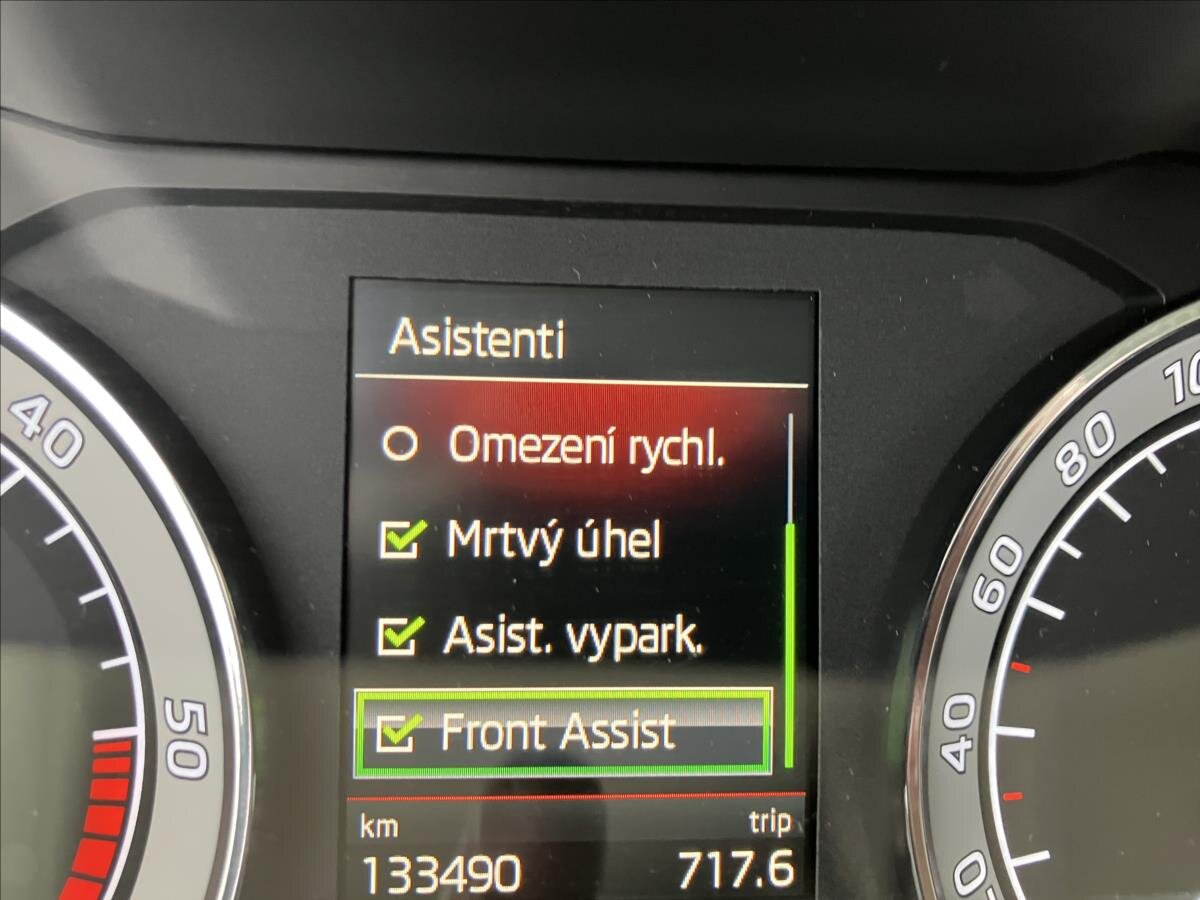 Škoda Superb Liftback 2,0 l 110 kw