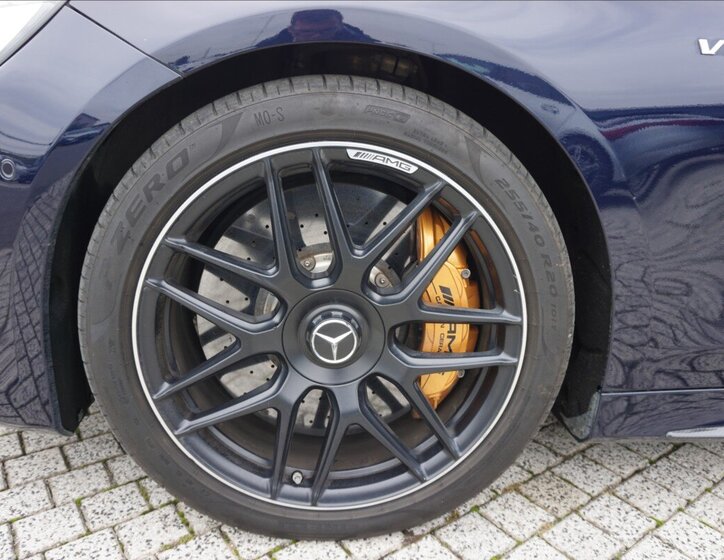 Mercedes-Benz Třídy S Kupé 4,0 l 450 kw