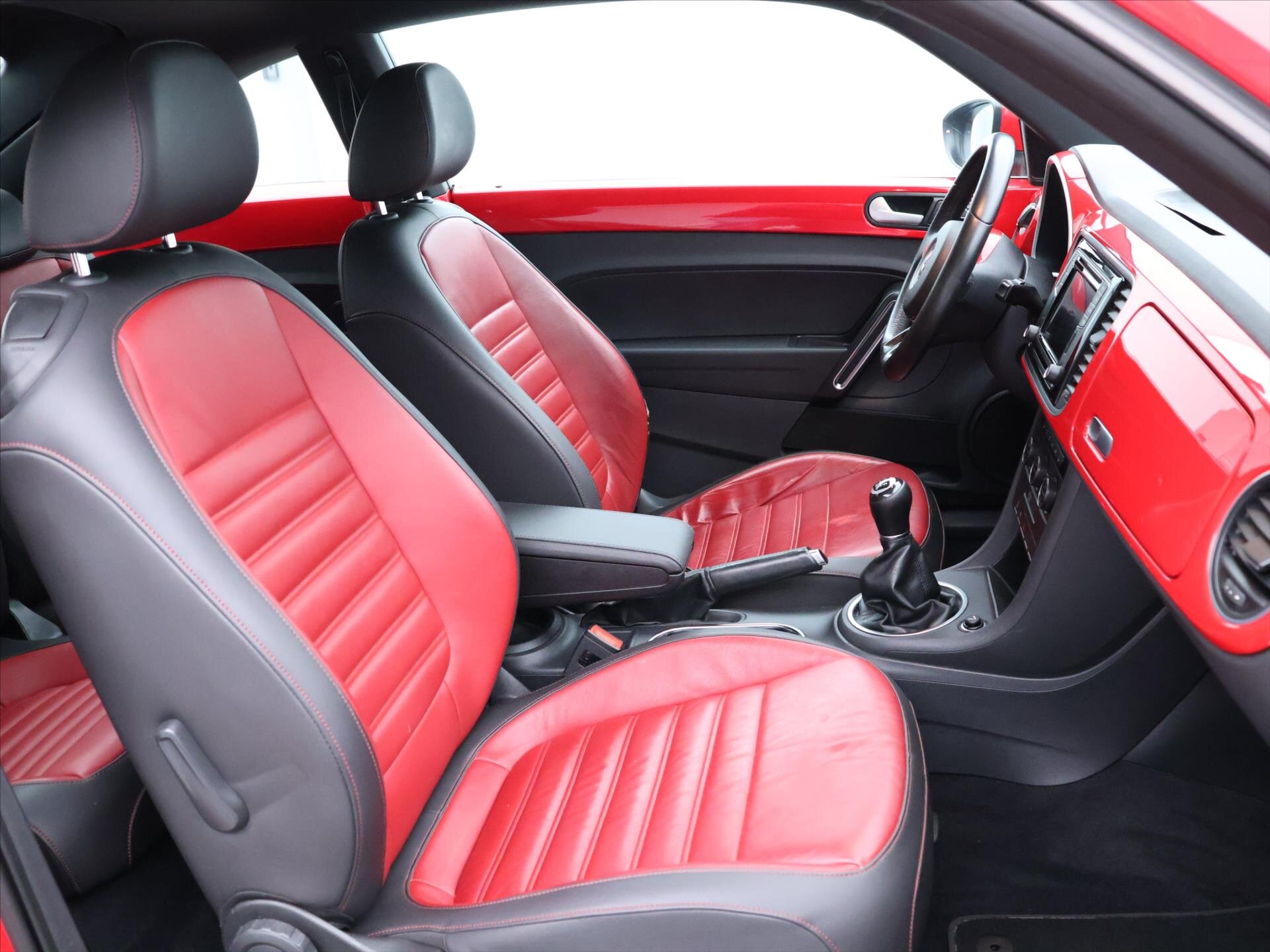 Volkswagen Beetle Hatchback 1,2 l 77 kw