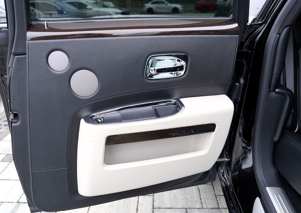 Rolls-Royce Ghost Sedan 6,6 l 420 kw