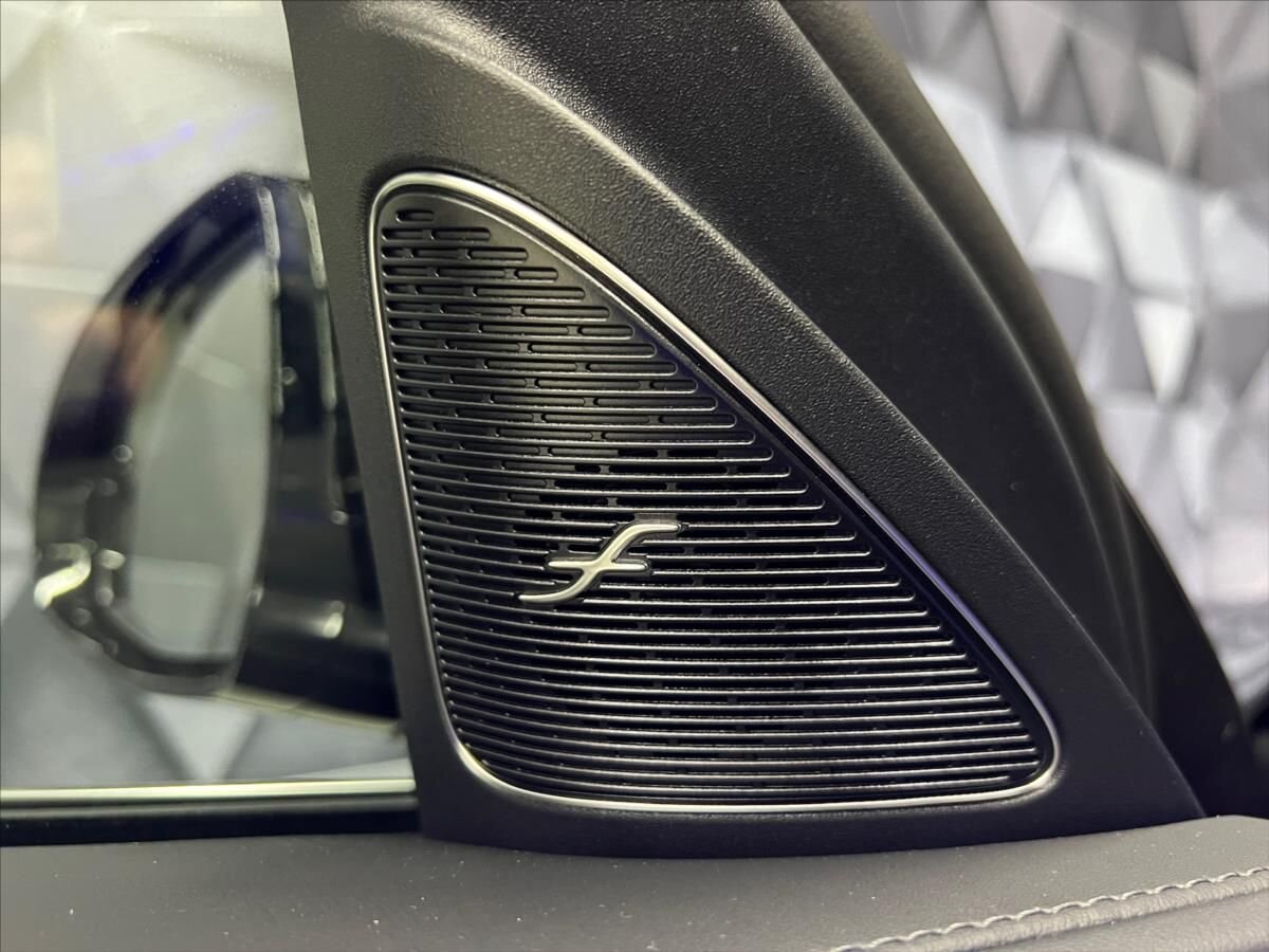 Mercedes-Benz Třídy E Sedan 2,0 l 240 kw