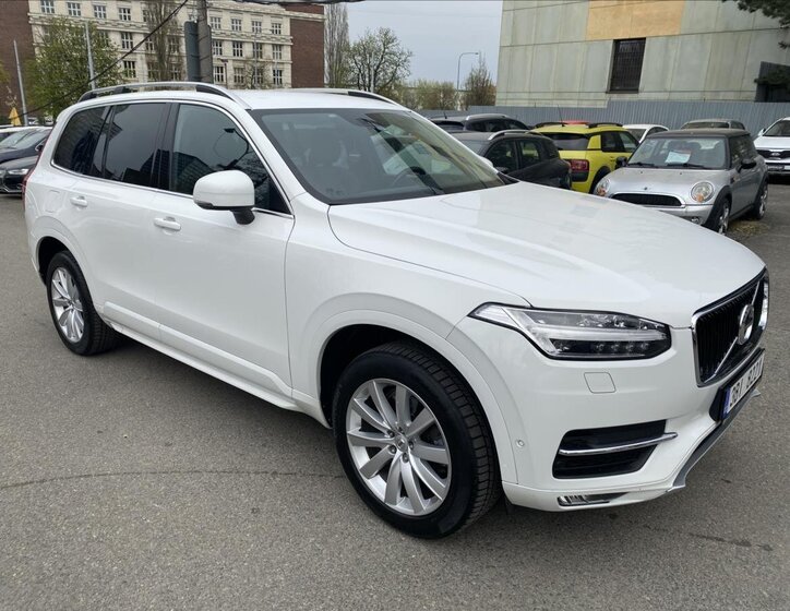 Volvo XC90 SUV / Terénní 2,0 l 173 kw