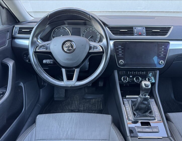 Škoda Superb Sedan / Limuzína 2,0 l 140 kw