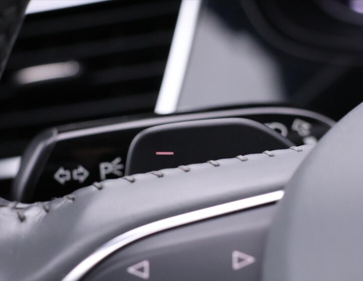 Audi A8 Sedan 4,2 l 273 kw