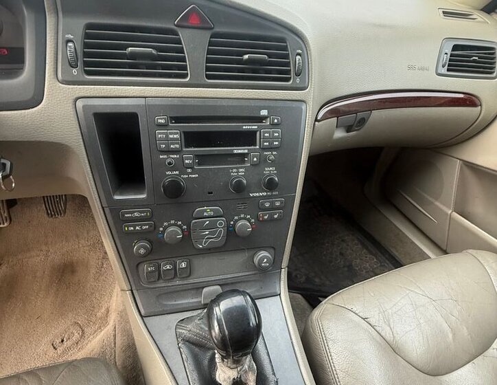 Volvo V70 Kombi 2,5 l 103 kw