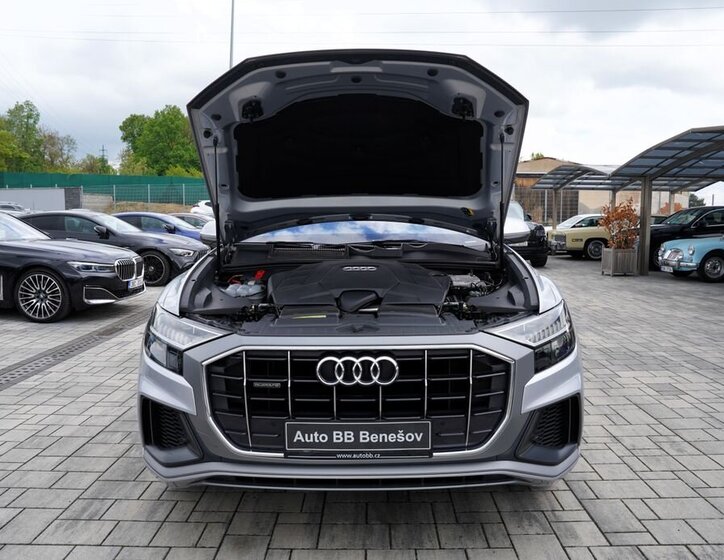 Audi Q8 SUV / Terénní 3,0 l 250 kw