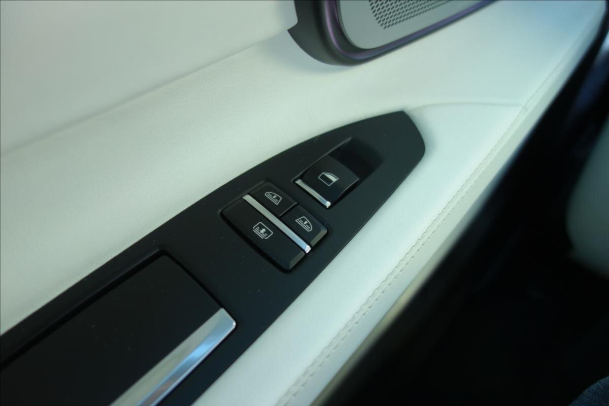 BMW Řada 7 Sedan 4,4 l 330 kw