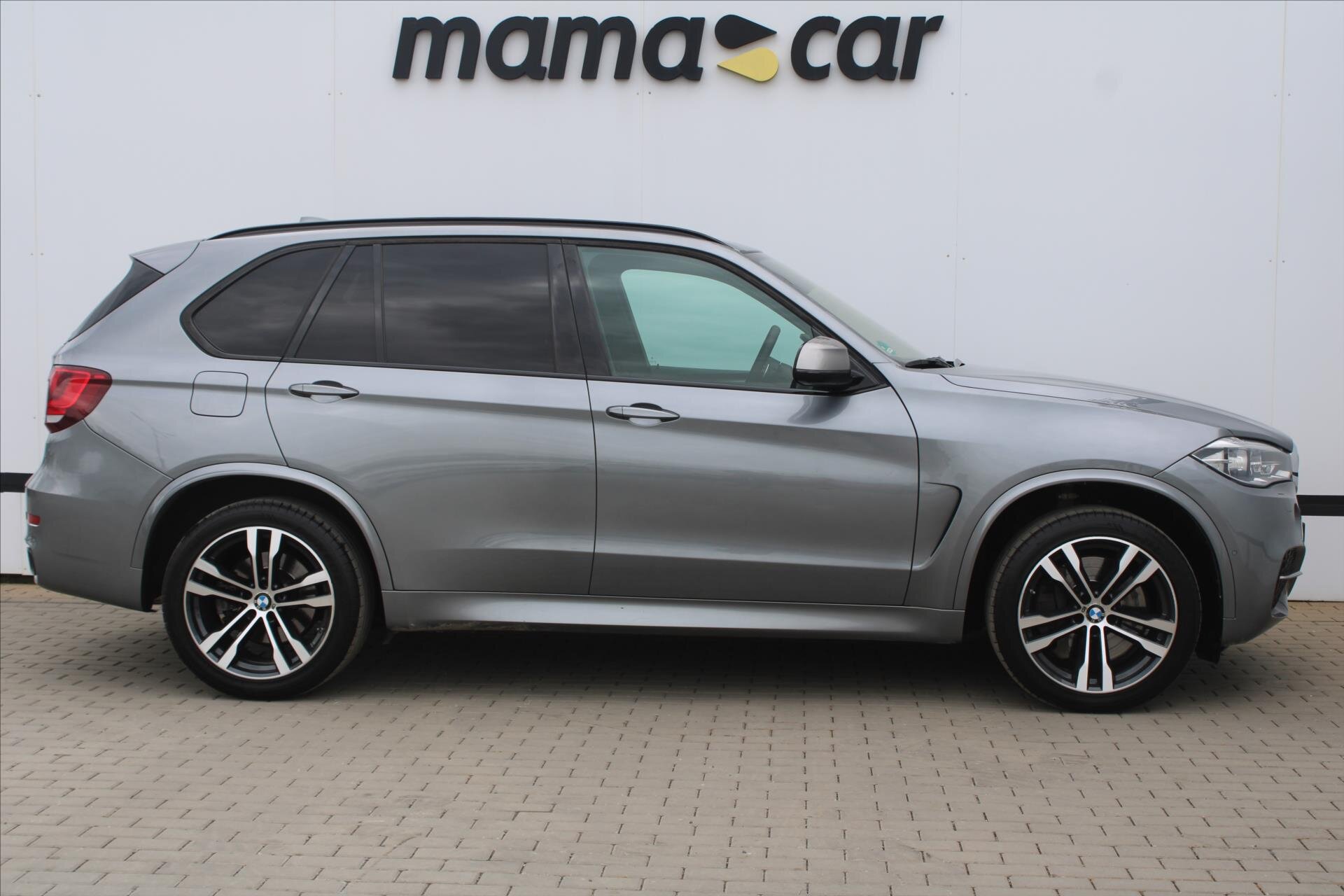 BMW X5 SUV / Terénní 3,0 l 280 kw