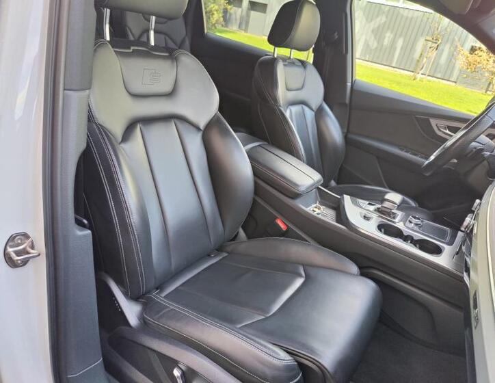 Audi Q7 30