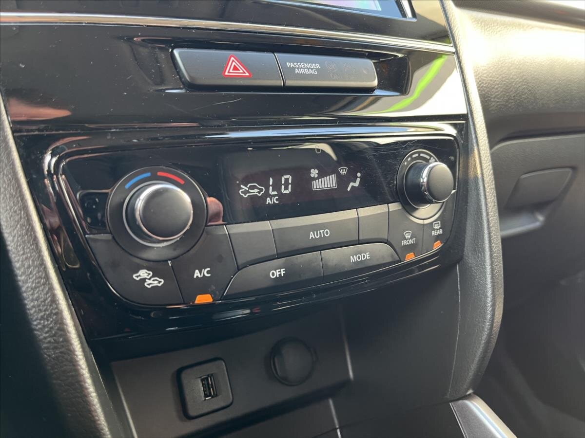 Suzuki Vitara SUV / Terénní 1,4 l 95 kw