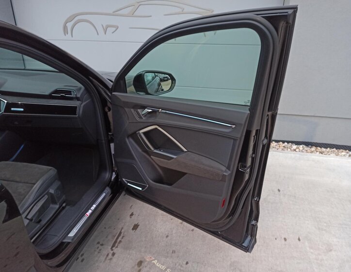 Audi RS Q3 SUV 2,5 l 294 kw