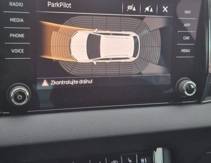 Škoda Karoq SUV 0,0 110 kw