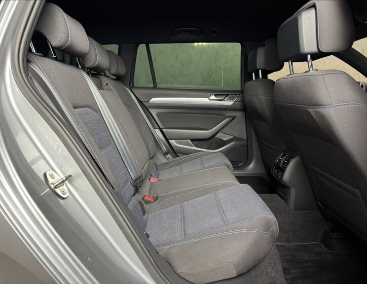 Volkswagen Passat Kombi 1,4 l 160 kw