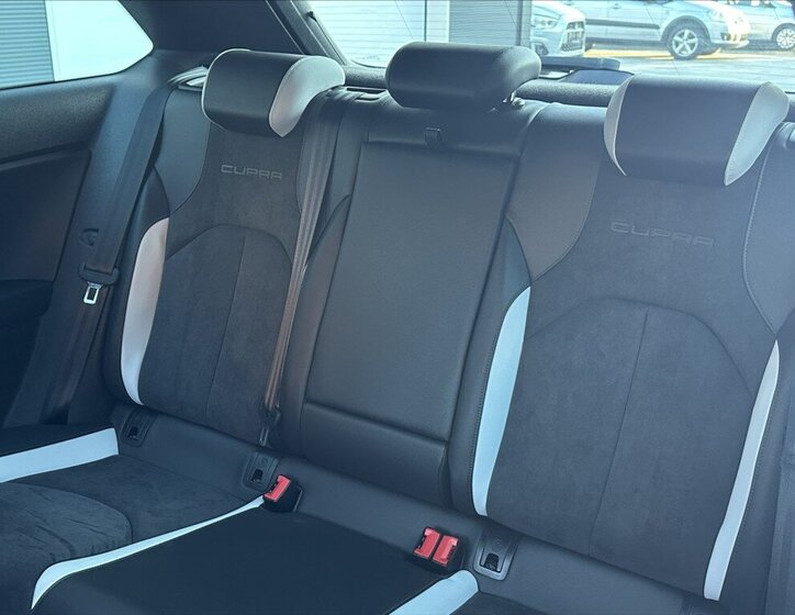 Seat Leon Hatchback 2,0 l 213 kw