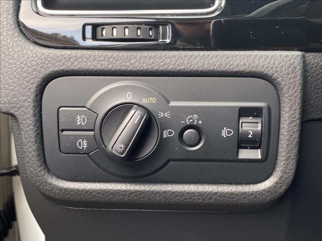 Volkswagen Touareg SUV / Terénní 3,0 l 176 kw