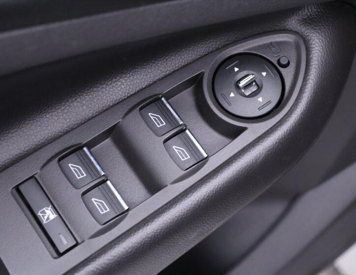 Ford Kuga SUV / Terénní 2,0 l 103 kw