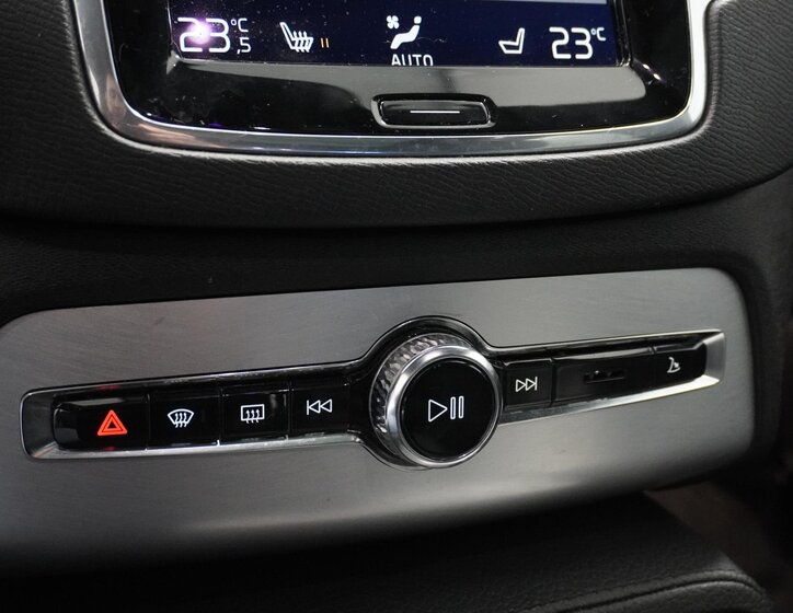 Volvo XC90 SUV 2,0 l 173 kw