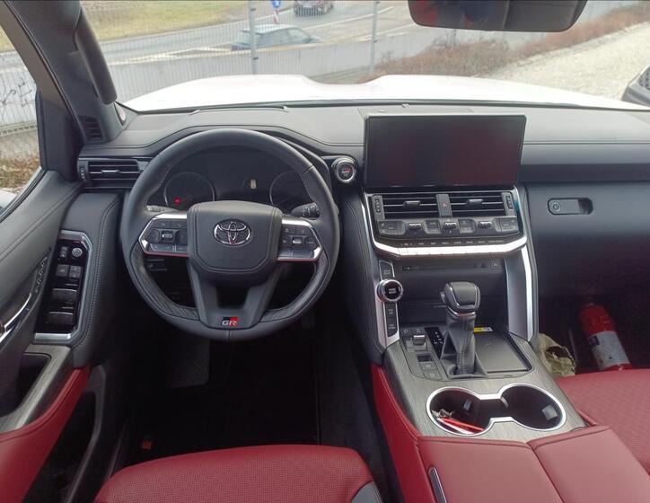 Toyota Land Cruiser 11