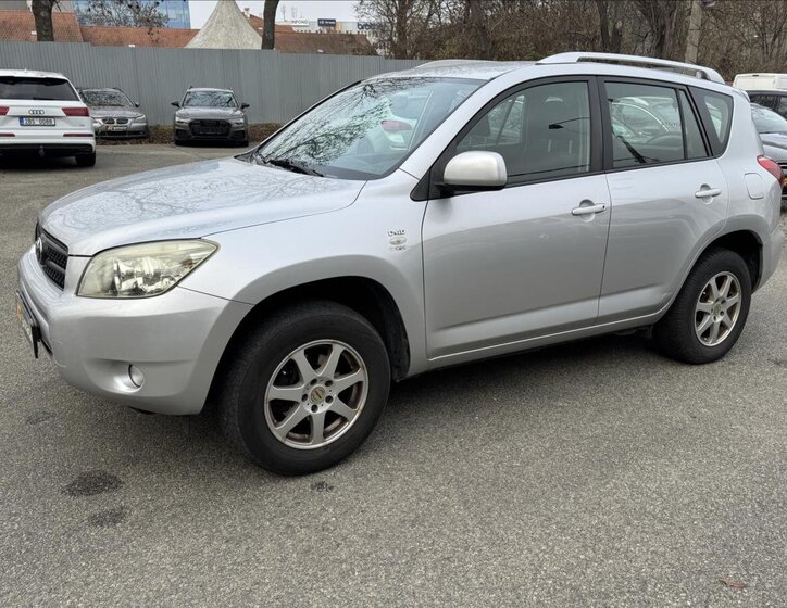 Toyota RAV4 11