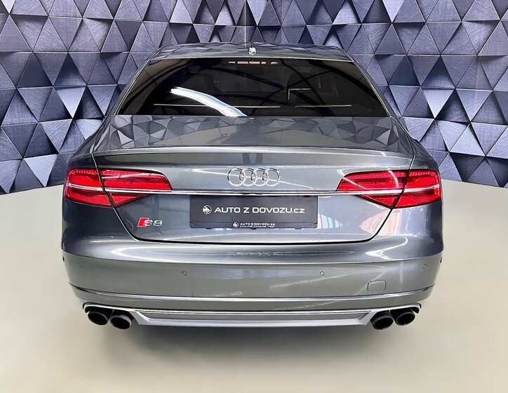 Audi S8 Sedan / Limuzína 4,0 l 382 kw