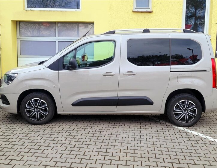 Opel Combo MPV 1,2 l 81 kw