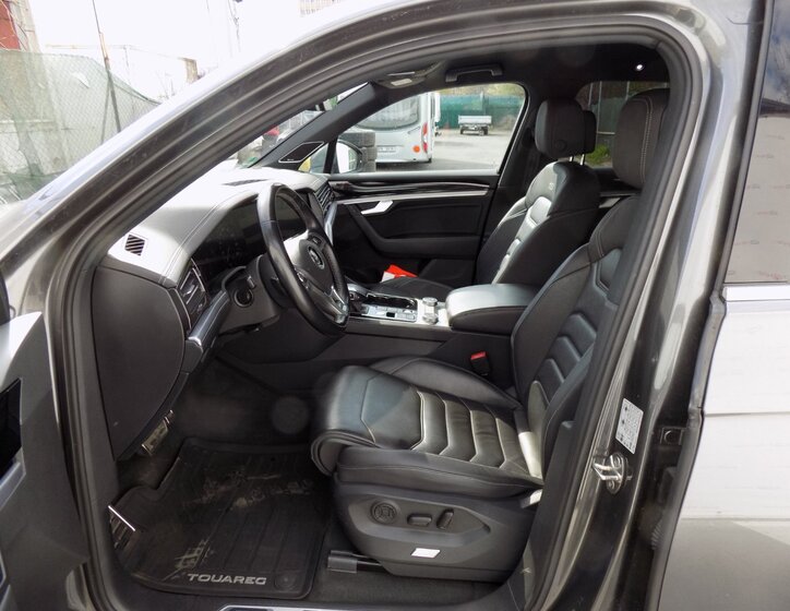 Volkswagen Touareg SUV / Terénní 3,0 l 210 kw