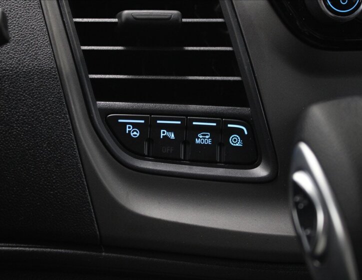 Ford Tourneo Custom MPV 2,0 l 110 kw