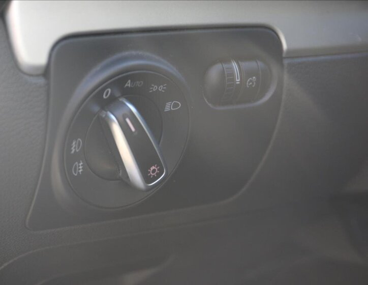 Volkswagen Golf Kombi 1,6 l 77 kw