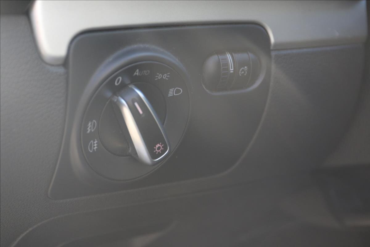 Volkswagen Golf Kombi 1,6 l 77 kw