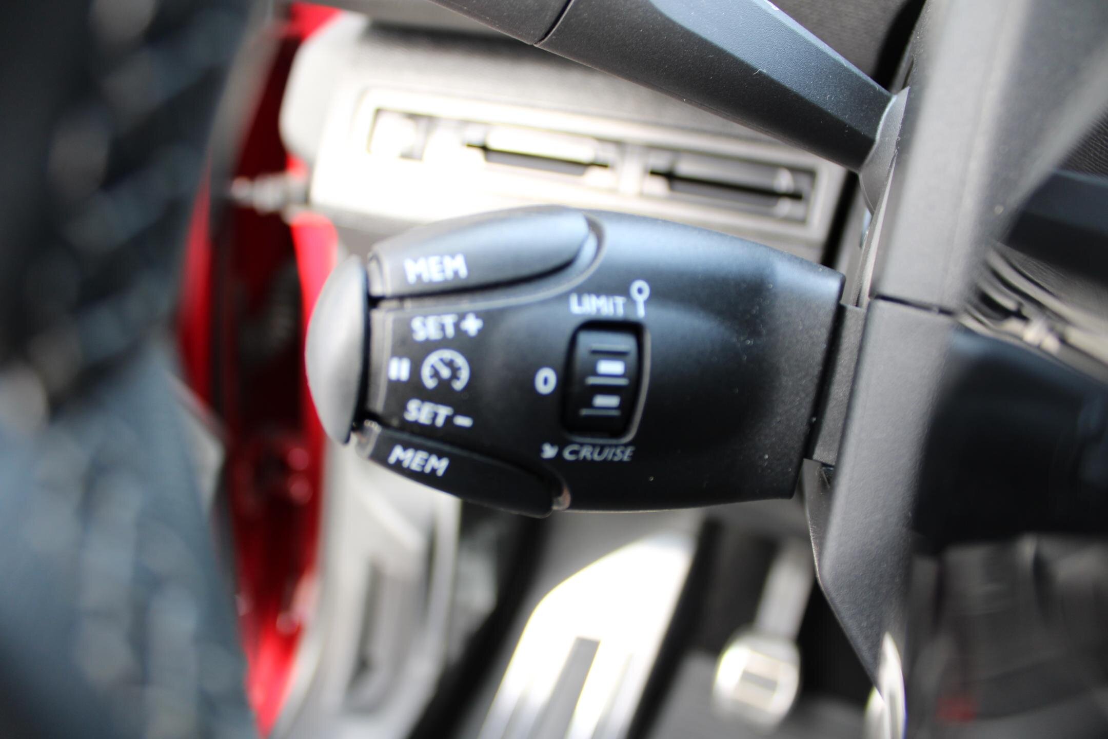 Peugeot 3008 SUV / Terénní 1,5 l 96 kw