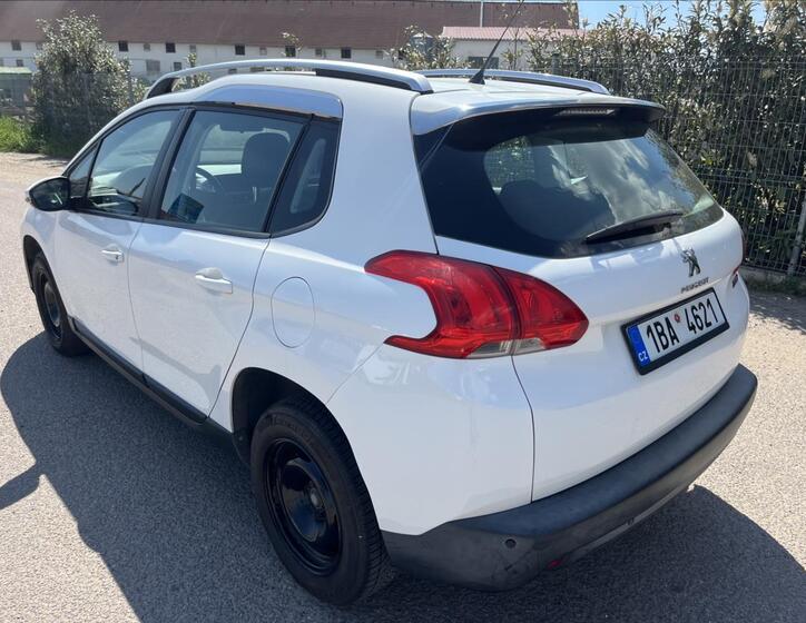 Peugeot 2008 8