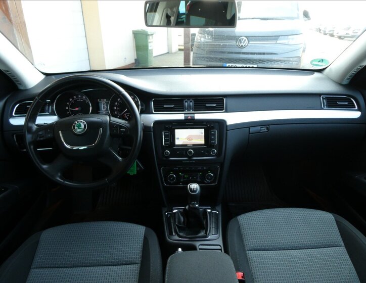 Škoda Superb Kombi 2,0 l 103 kw