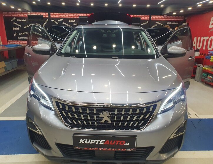 Peugeot 3008 SUV 1,2 l 96 kw