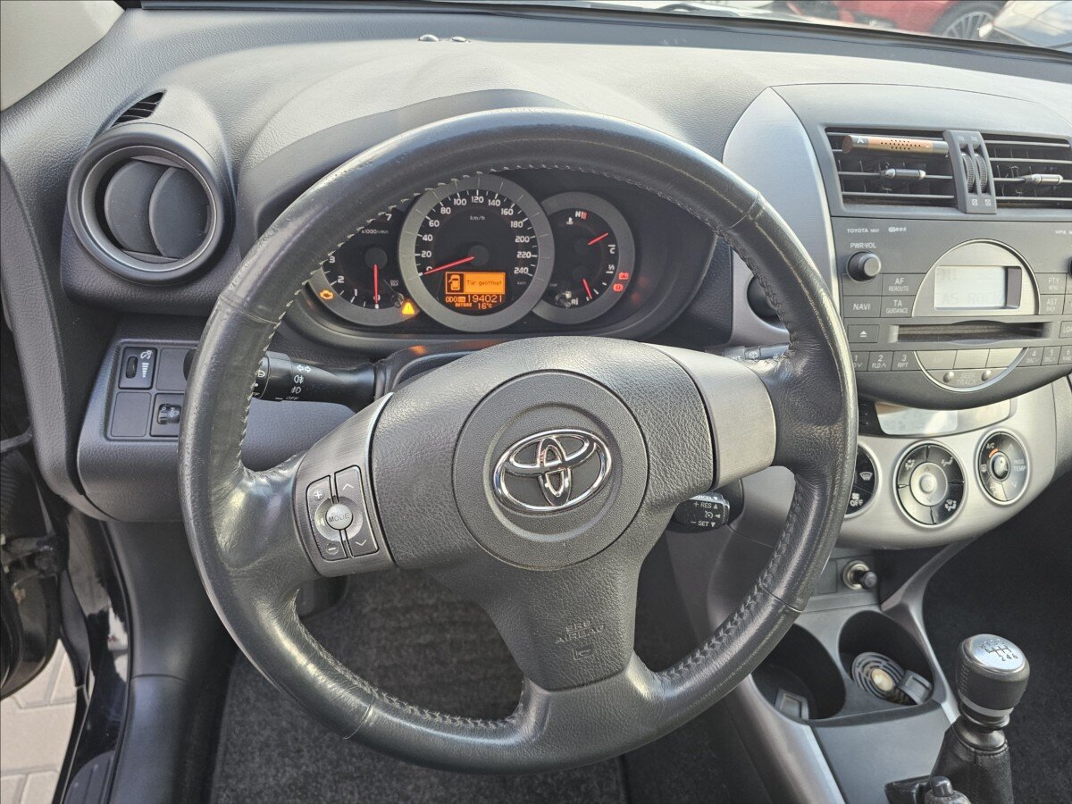 Toyota RAV4 Kombi 2,2 l 100 kw