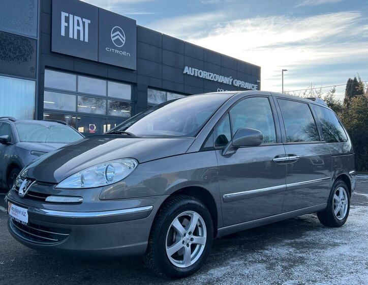 Peugeot 807 MPV 2,0 l 120 kw
