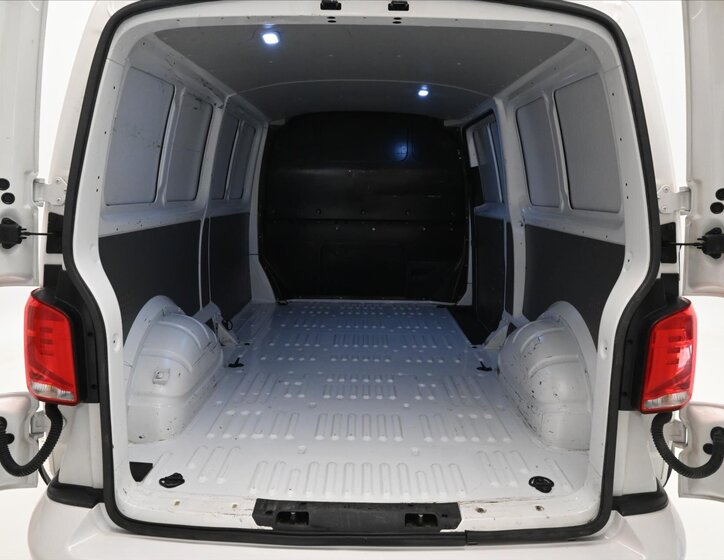 Volkswagen Transporter Skříň 2,0 l 110 kw