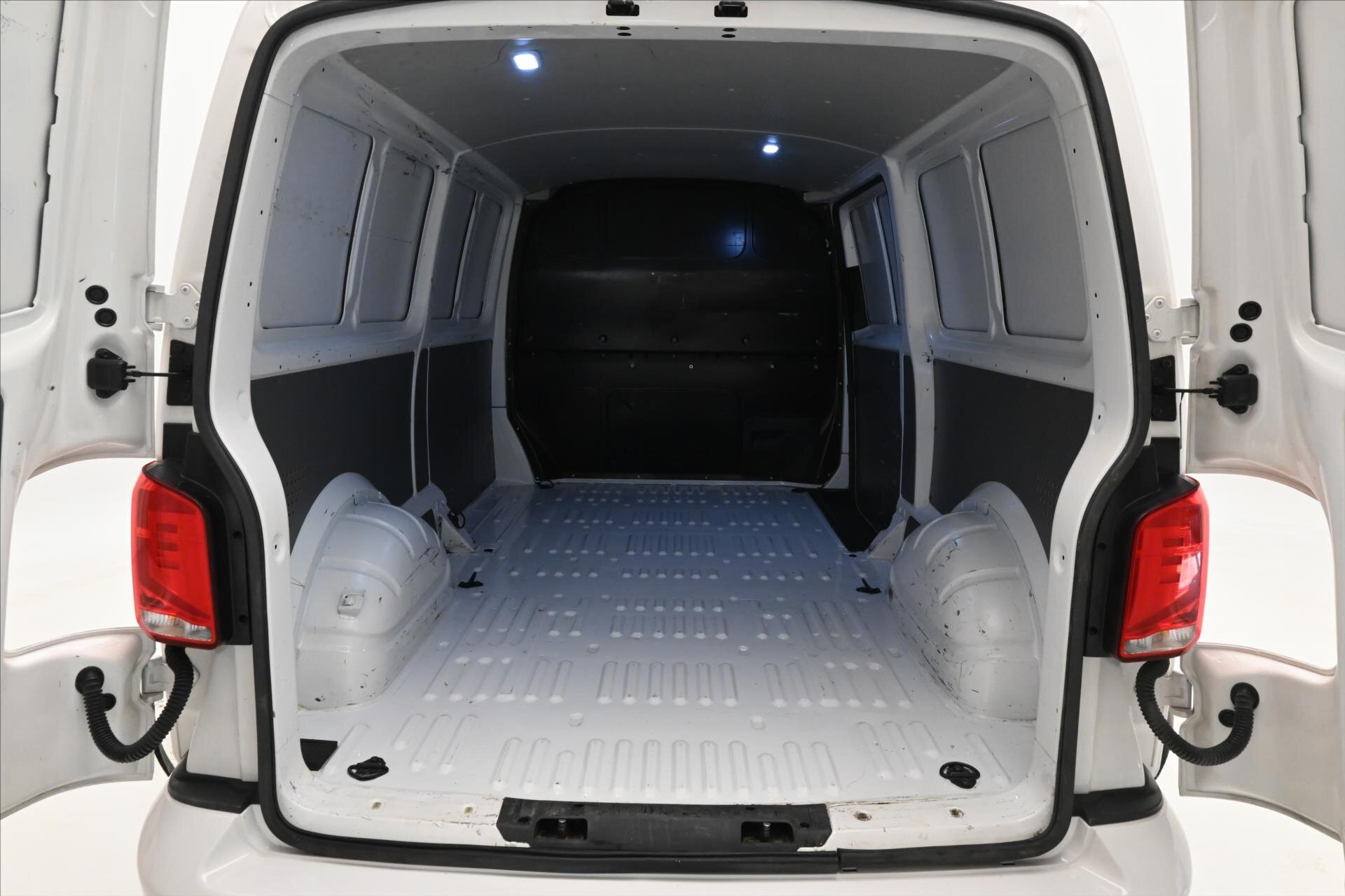 Volkswagen Transporter Skříň 2,0 l 110 kw