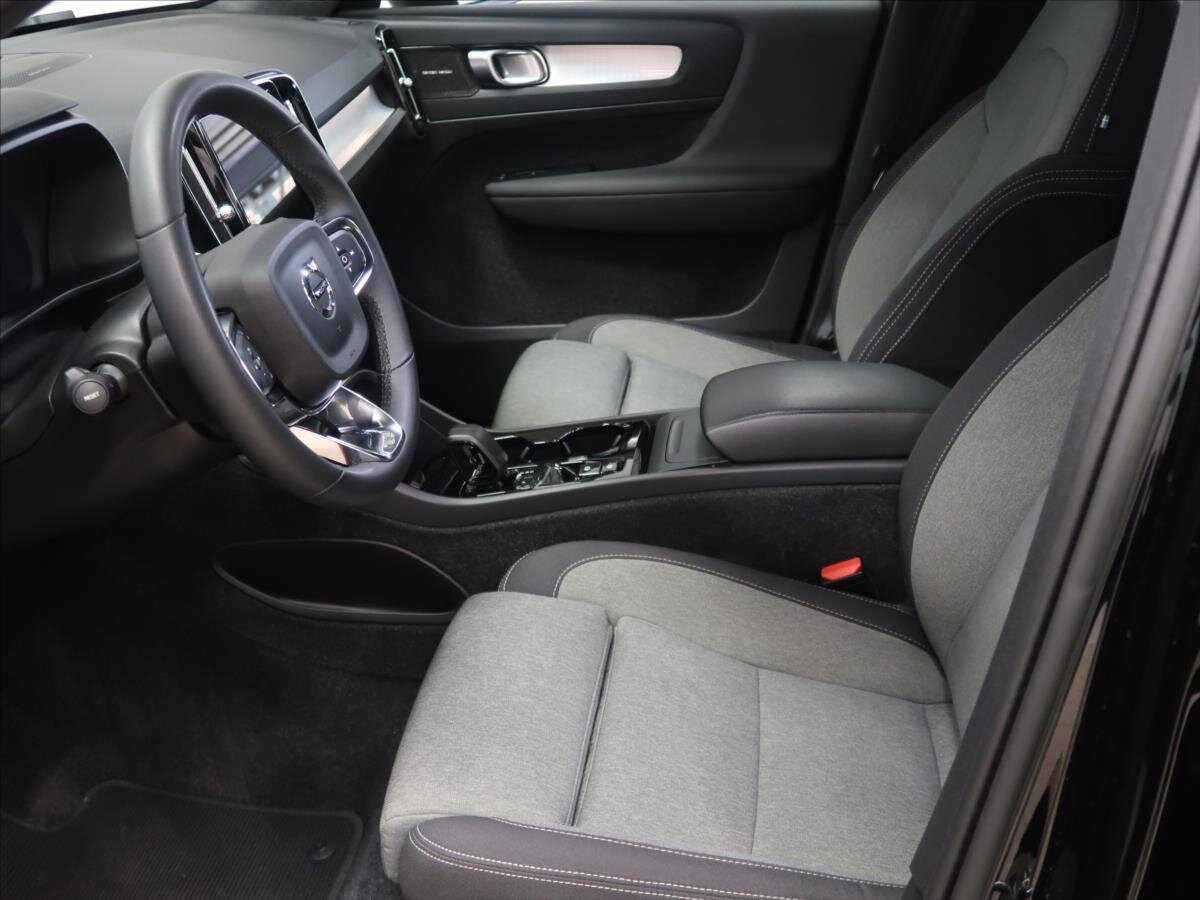 Volvo XC40 Kombi 2,0 l 145 kw