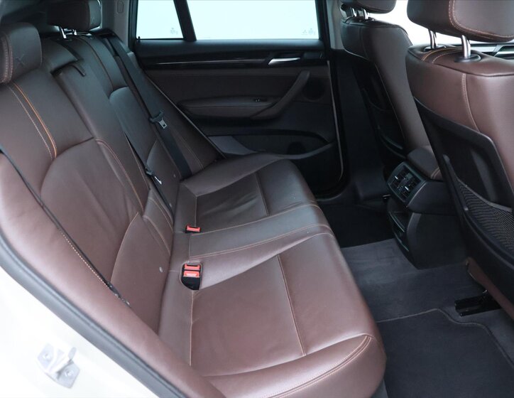 BMW X4 SUV / Terénní 2,0 l 140 kw