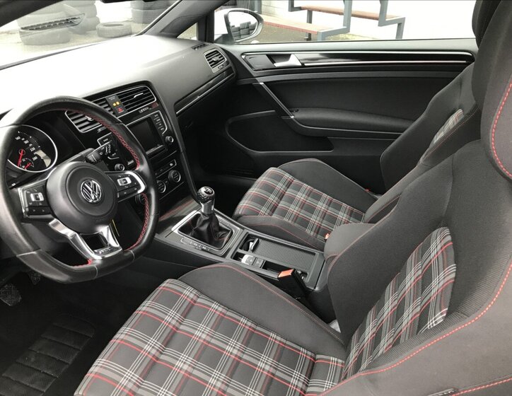 Volkswagen Golf Hatchback 2,0 l 169 kw