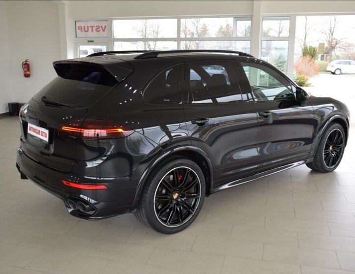 Porsche Cayenne 5