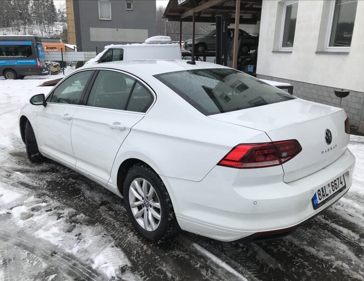Volkswagen Passat Sedan 1,5 l 110 kw