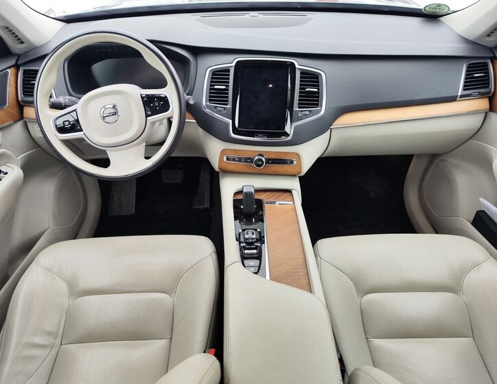 Volvo XC90 SUV 2,0 l 173 kw