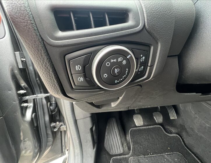 Ford Focus Kombi 999,0 92 kw